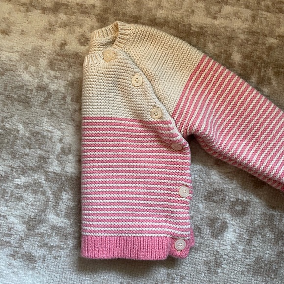 Gap infants button-side sweater - Picture 3 of 4